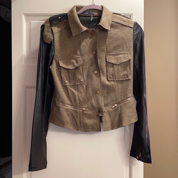 Tan with leather sleeve jacket - Picture 1 of 4